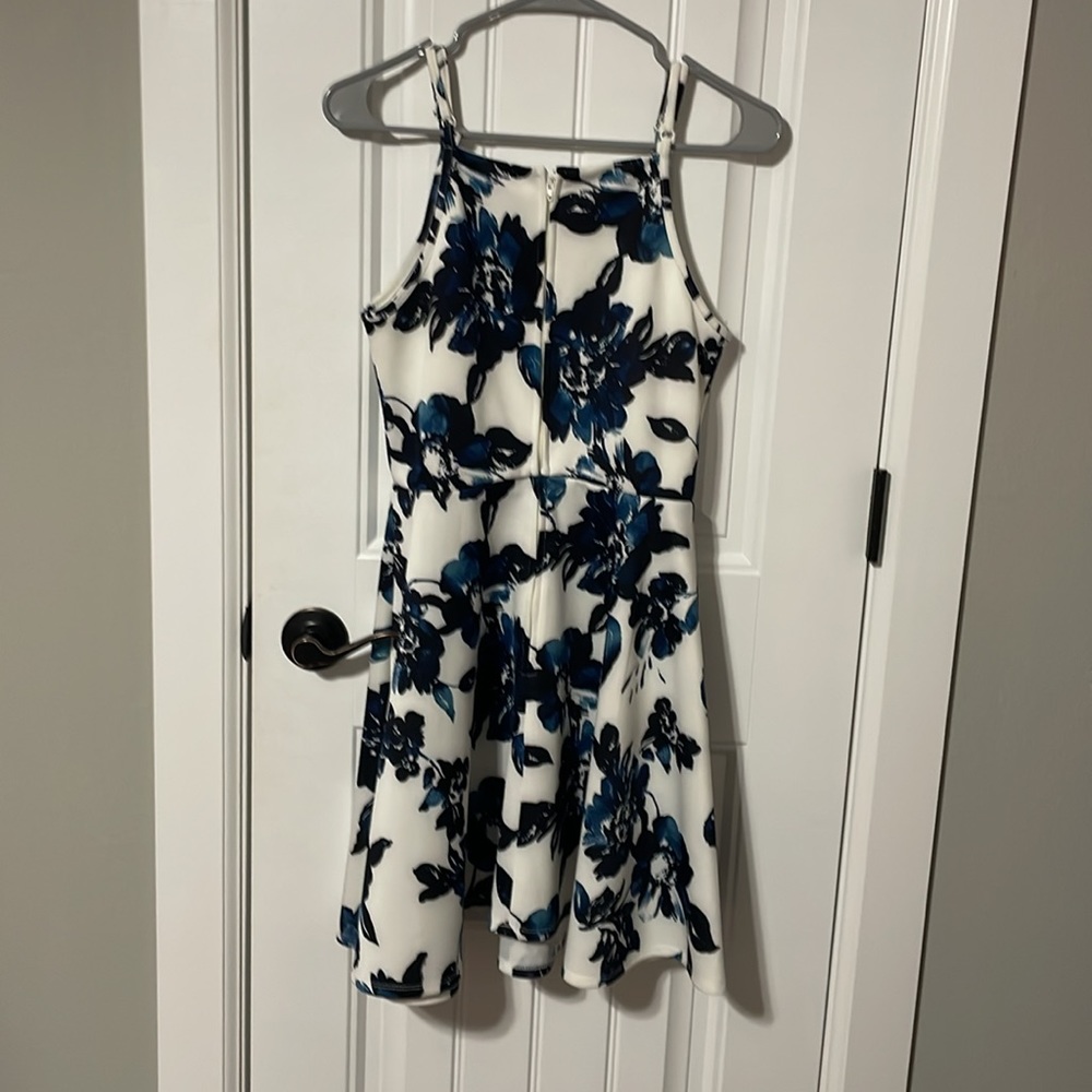 Altard State worn once Size M beautiful dress above the knee - Picture 2 of 2